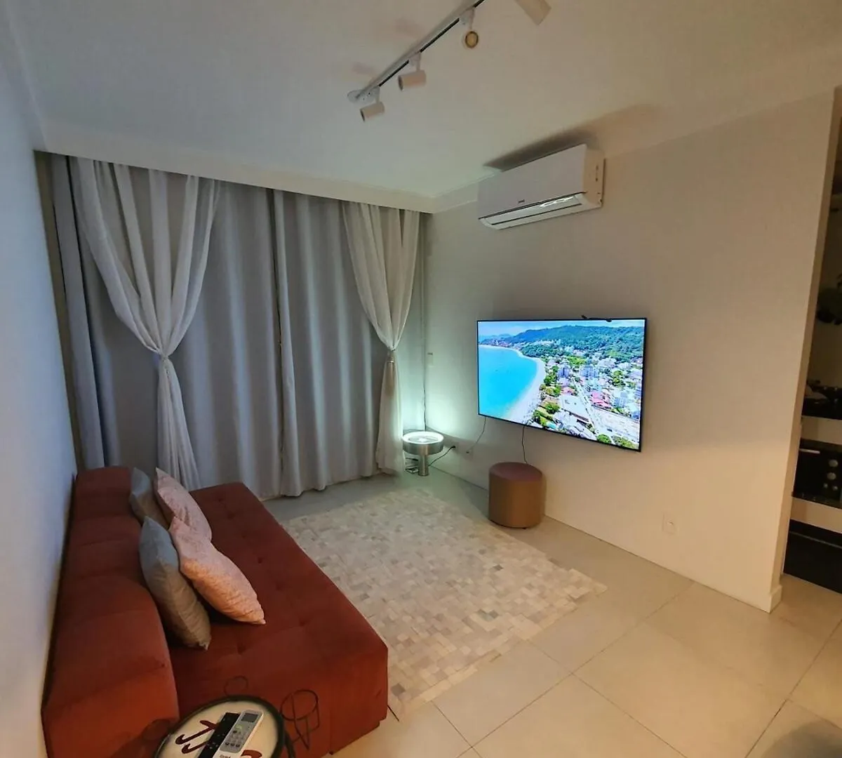 Comfortable Deluxe Apartment North Of The Island -1 Up To 6 People Florianopolis 0*,  Brazil