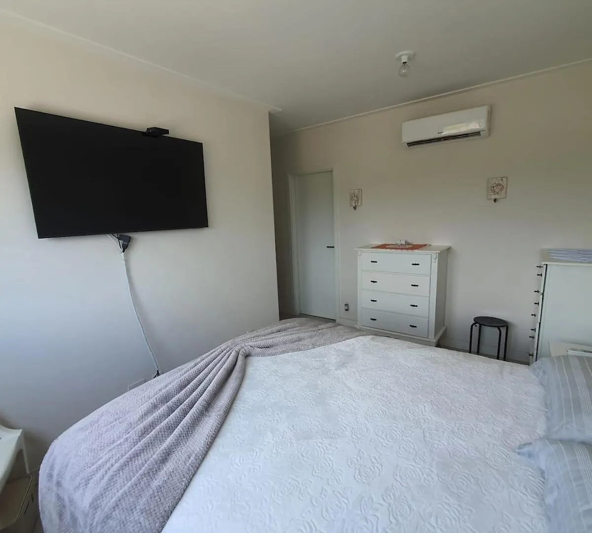 Comfortable Deluxe Apartment North Of The Island -1 Up To 6 People Florianópolis